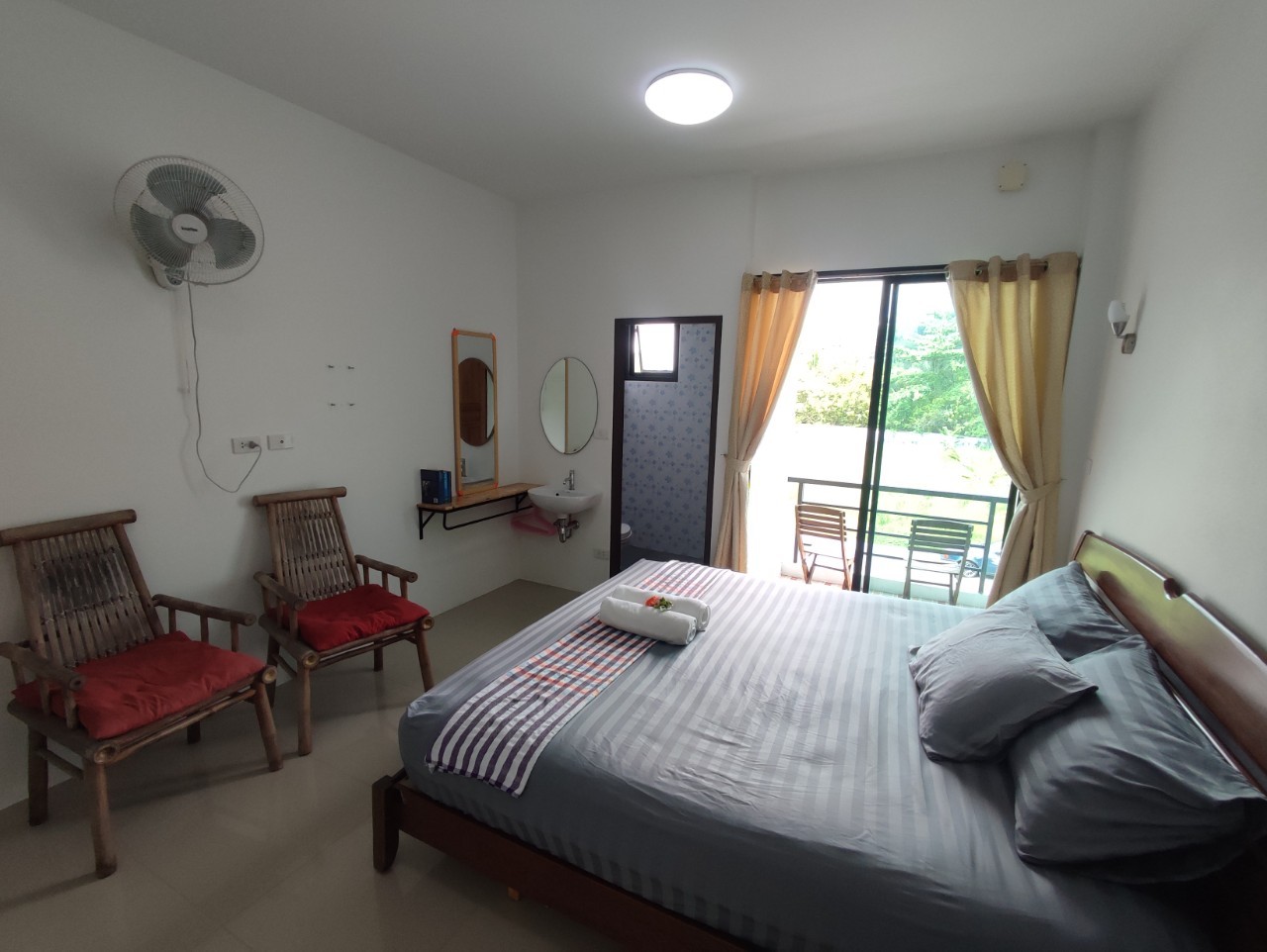 accommodation g2s hostel double room